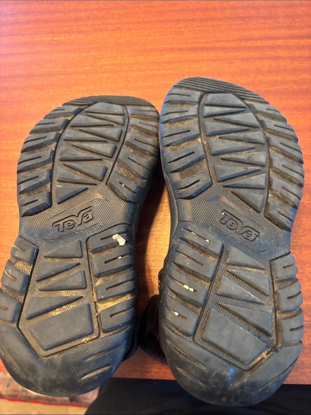 Womens leopard tevas - Picture 6 of 8